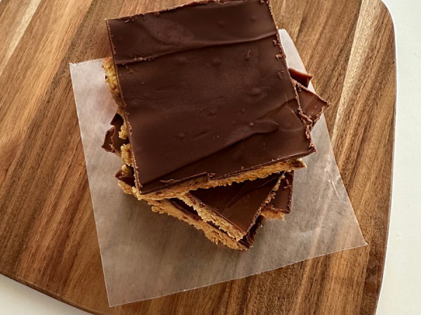 Bake Sale Treat: Golden Peanut Butter Bars