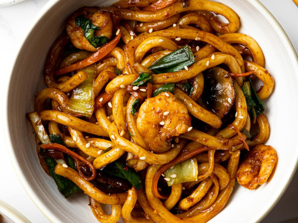 Udon Noodles Topped with Prawns and Fresh Vegetables
