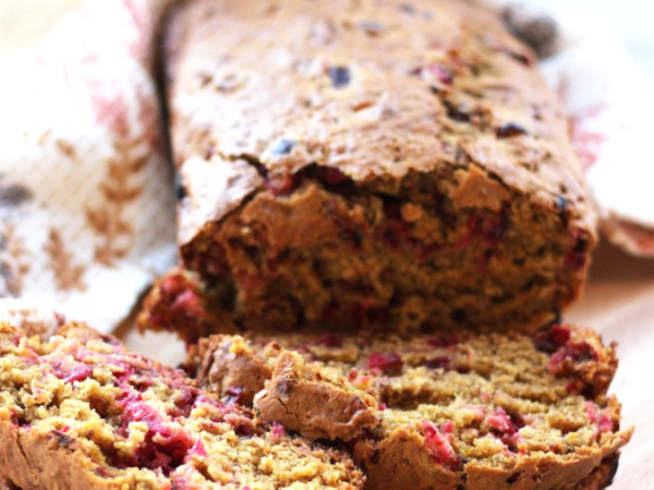 Bread with Cranberries and Persimmons
