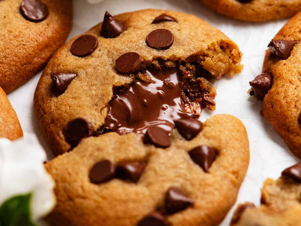 Gingerbread Cookies with Nutella® Hazelnut Filling