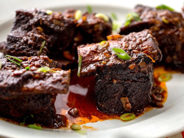 Fiery Short Ribs Made in a Pressure Cooker